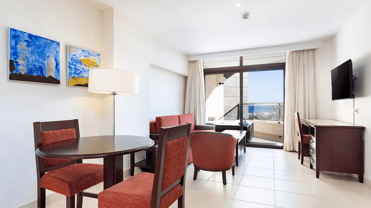 Sea-View Suite with Whirlpool